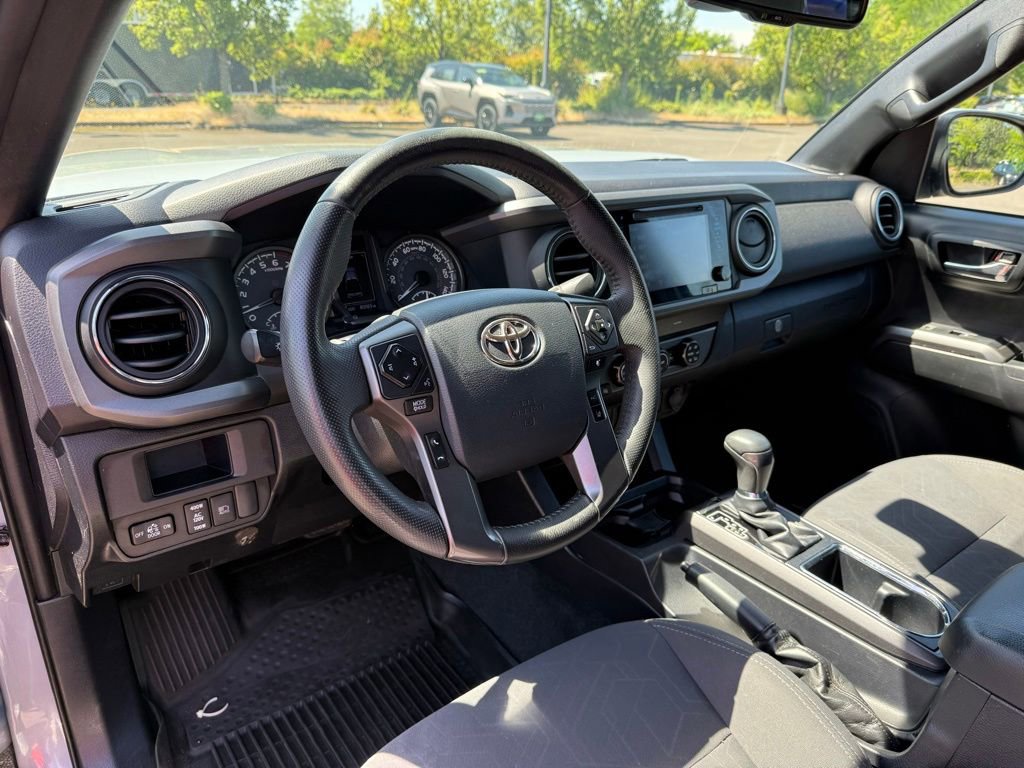 Used 2019 Toyota Tacoma TRD Off-Road AWD/4WD image 13