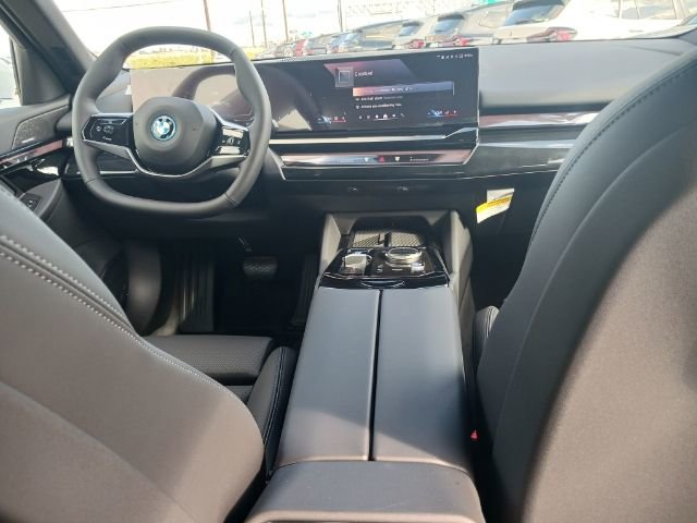 New 2024 BMW i5 eDrive40i w/ Convenience Package image 13
