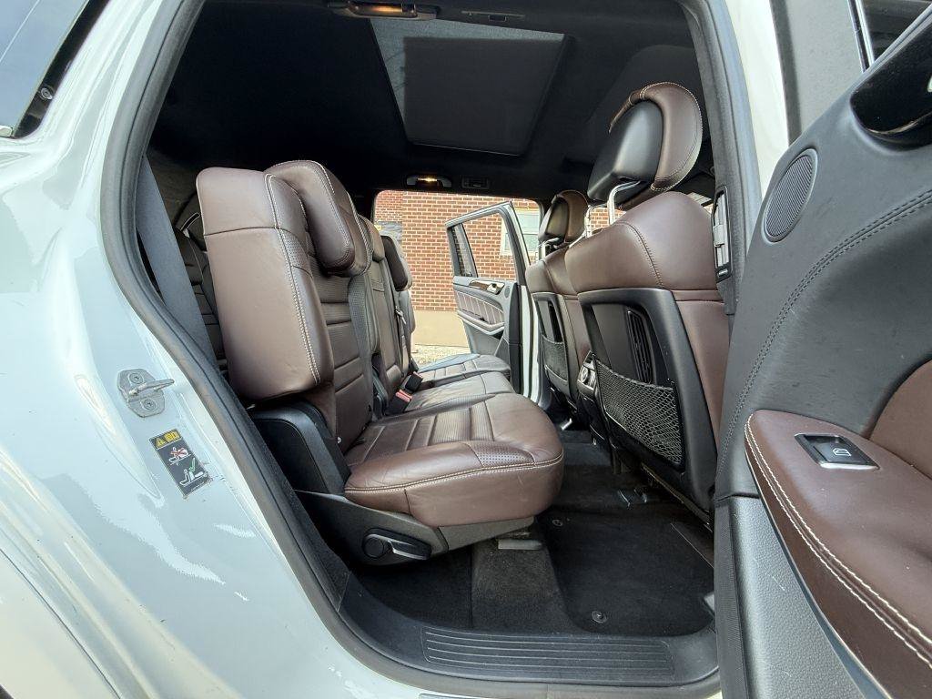 Used 2015 Mercedes-Benz GL 63 AMG 4MATIC image 24