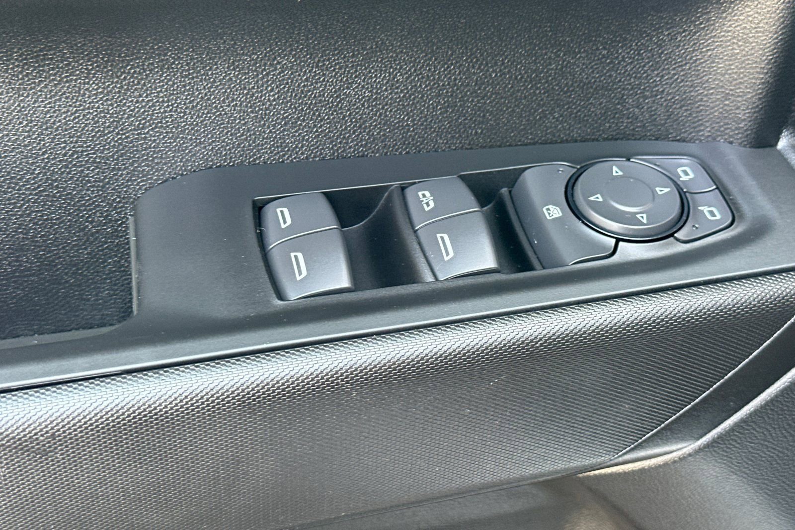 Used 2026 Chevrolet Silverado 1500 Custom w/ LPO, Dark Essentials Package image 12