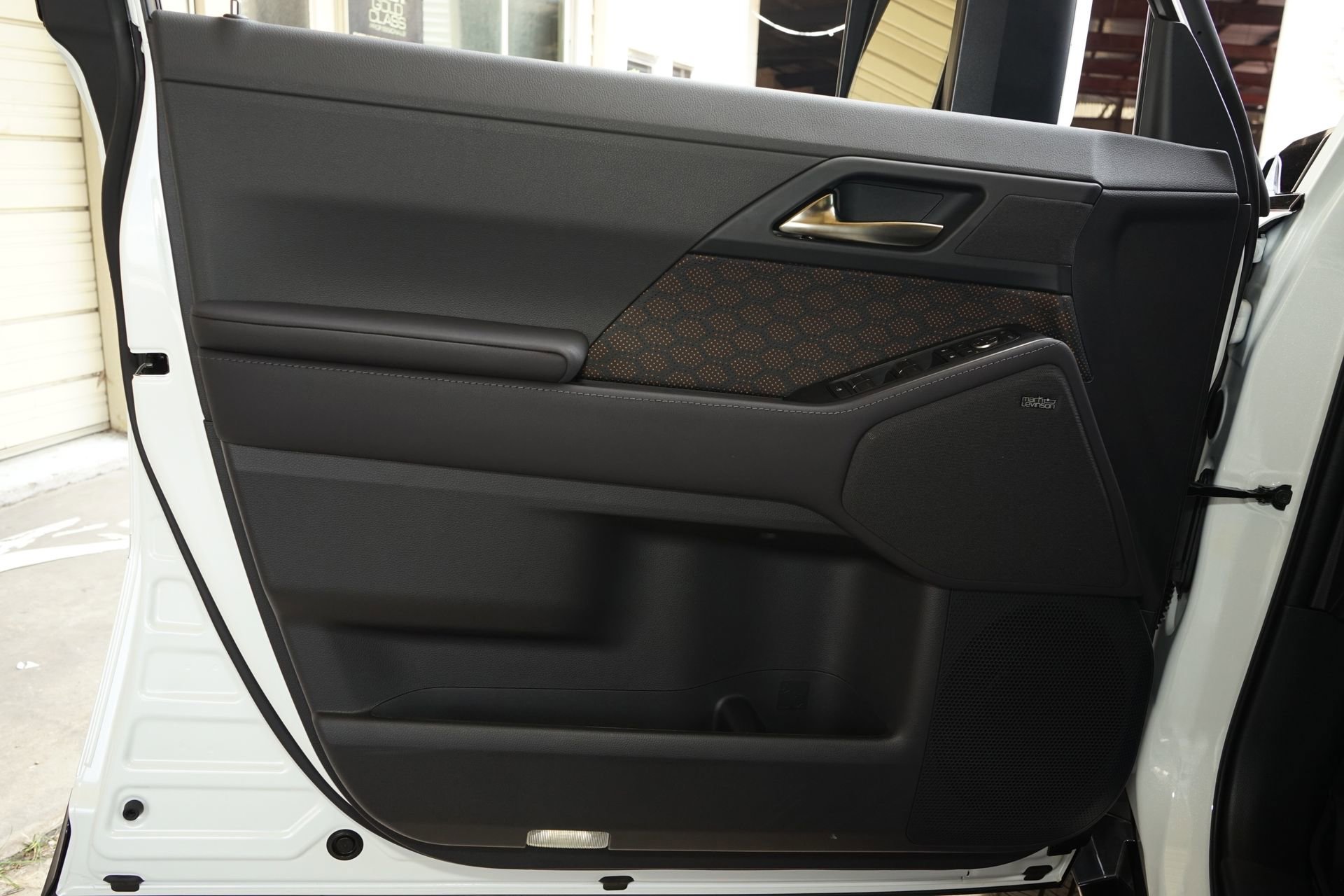 Used 2024 Lexus GX 550 w/ Accessory Package (31) image 26