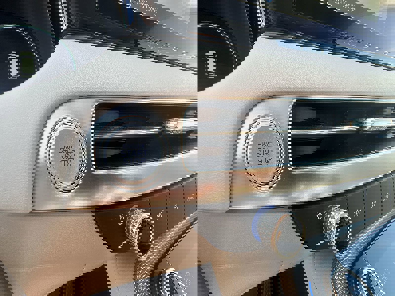 Used 2024 Hyundai Palisade Calligraphy image 17