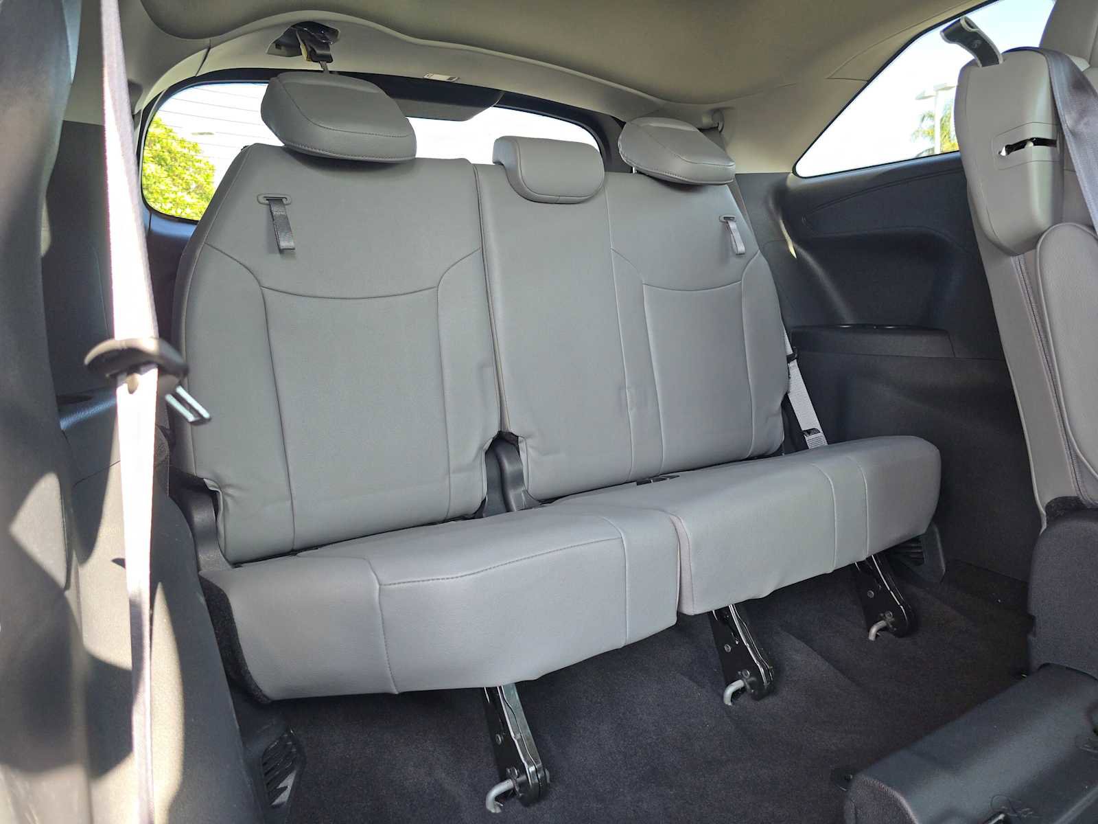 Certified 2025 Toyota Sienna XLE FWD image 13