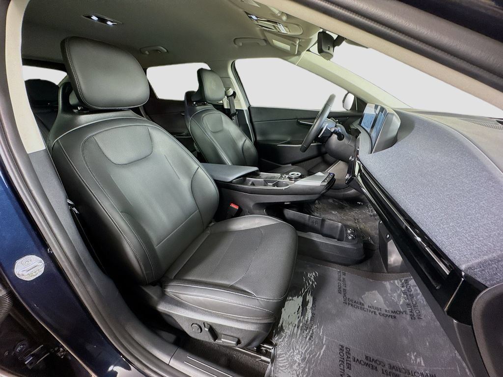 Used 2024 Kia EV6 Wind RWD image 37