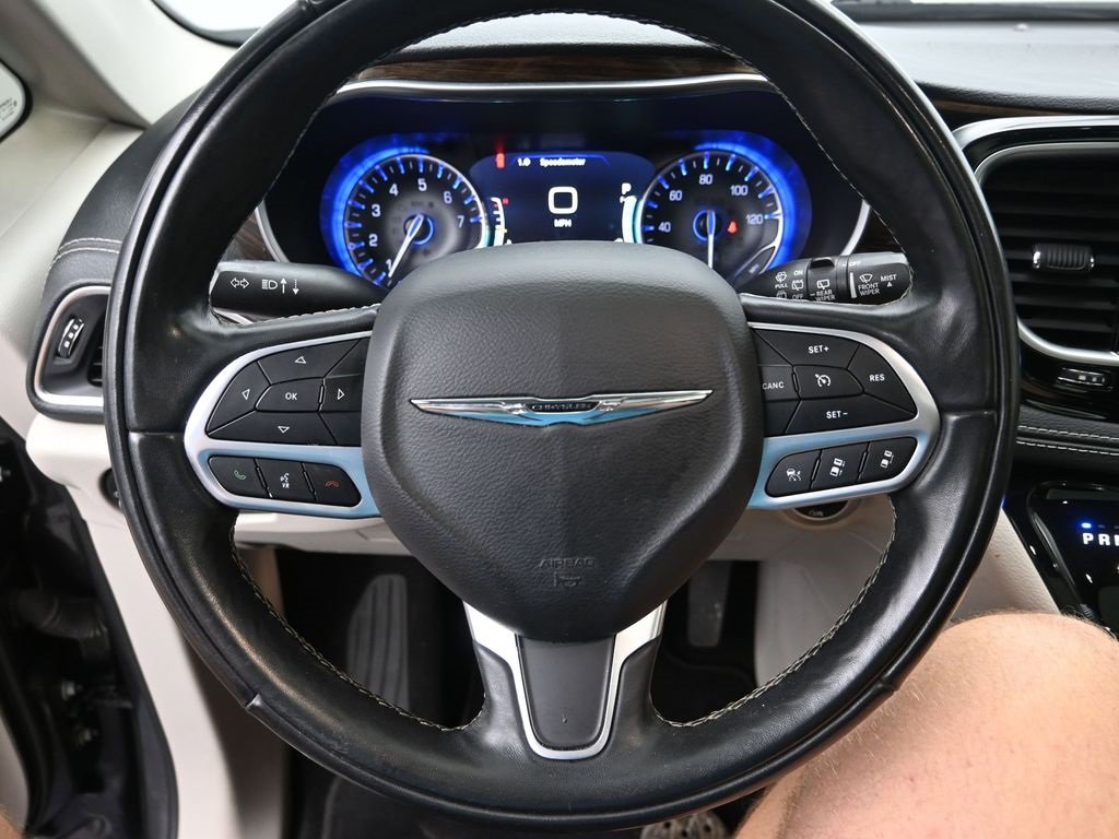 Used 2022 Chrysler Pacifica Limited image 14