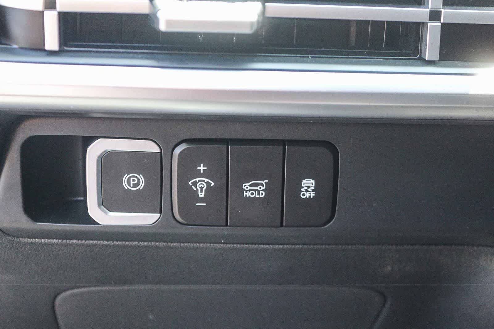 Certified 2025 Hyundai Santa Fe SEL FWD image 28