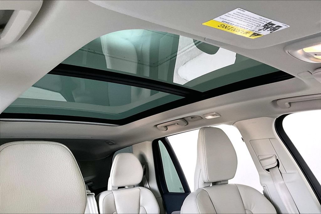 Certified 2025 Volvo XC90 B5 Plus w/ Protection Package Premier AWD/4WD image 22