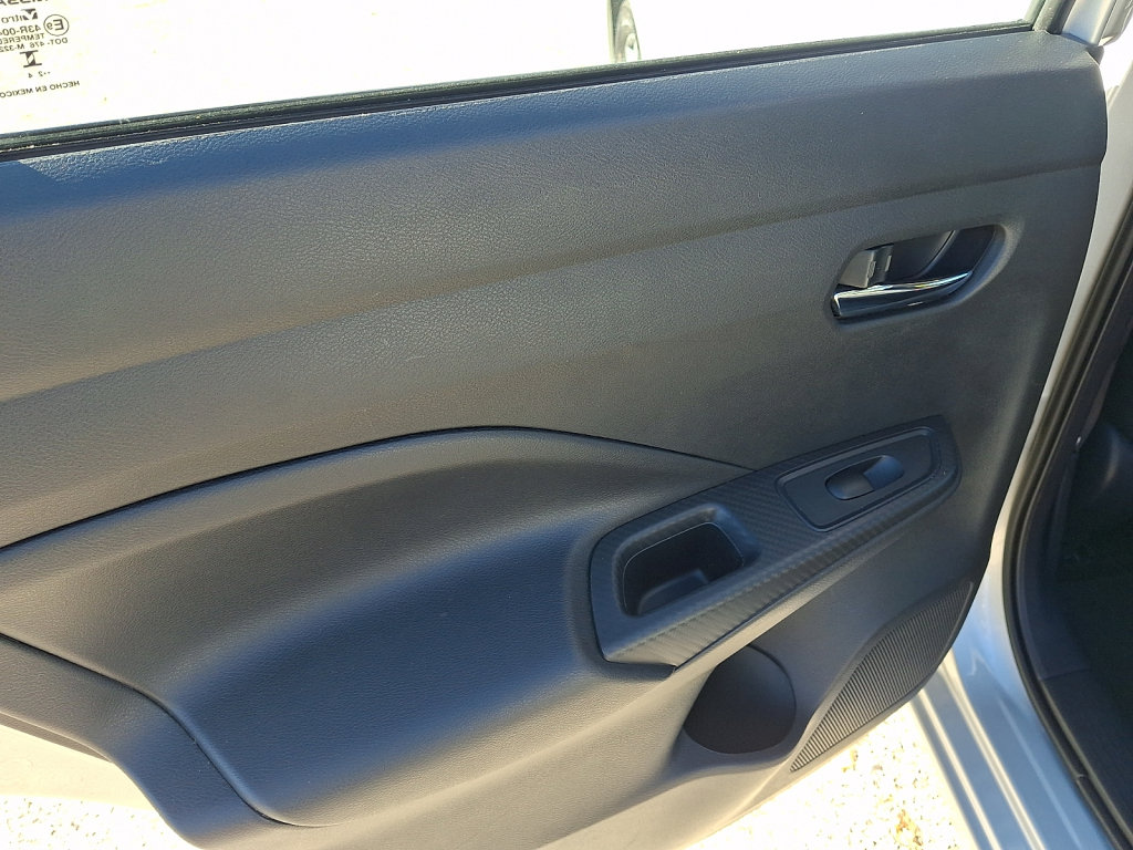 Used 2024 Nissan Versa SV FWD image 18