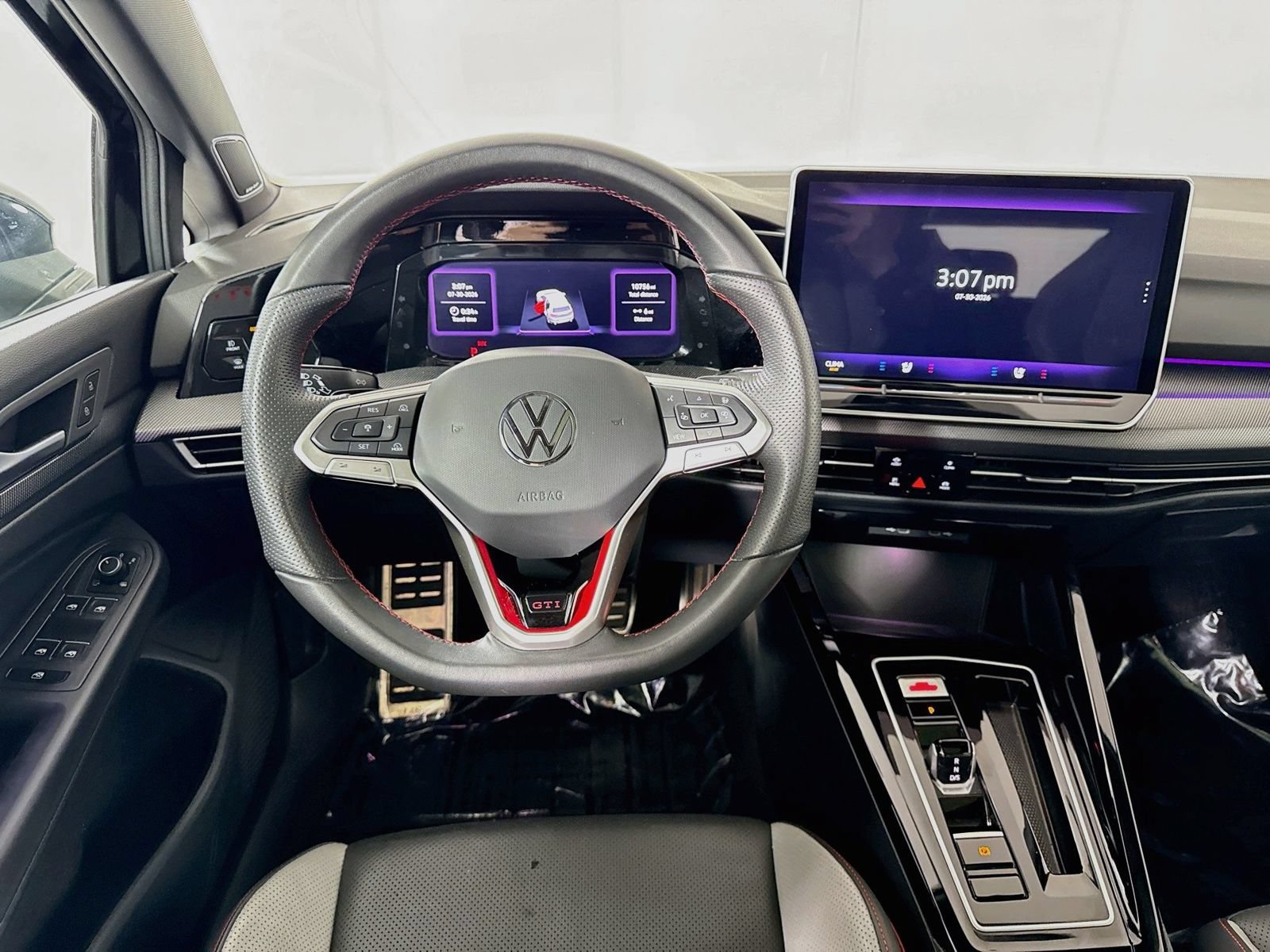 Certified 2025 Volkswagen GTI Autobahn FWD image 21