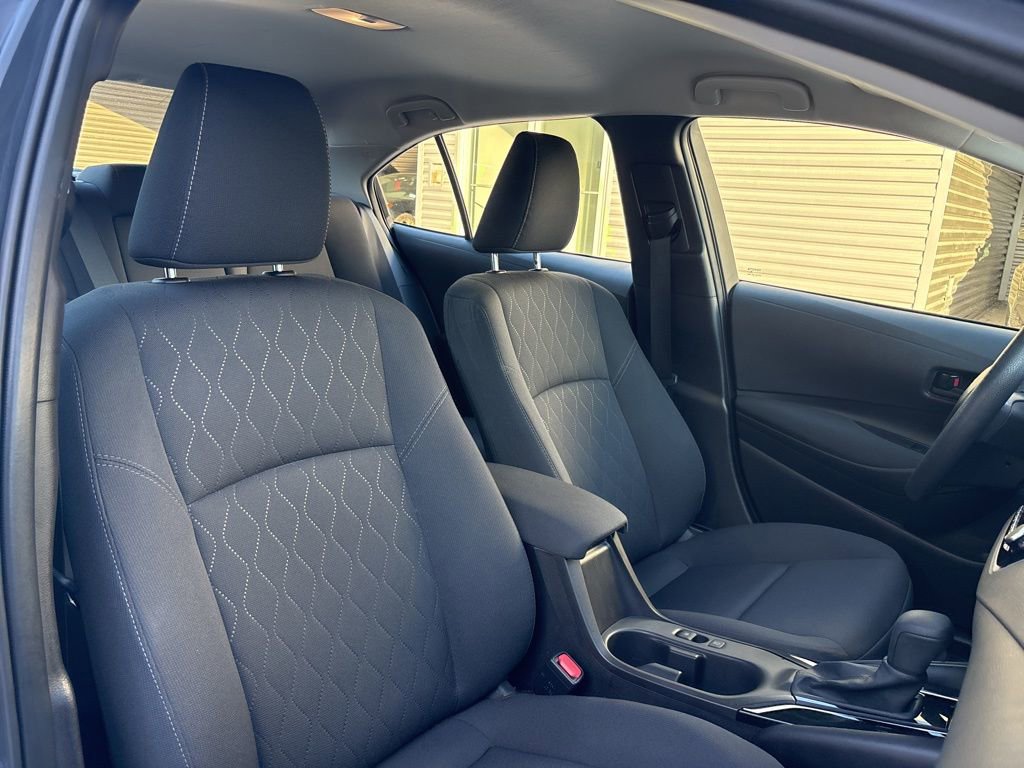 Used 2025 Toyota Corolla LE image 16