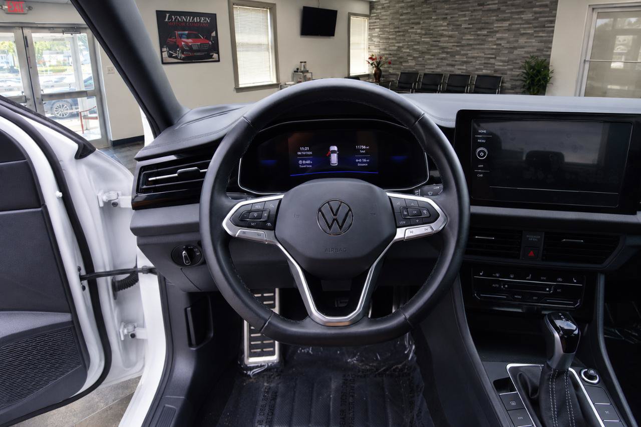 Used 2025 Volkswagen Jetta Sport FWD image 7