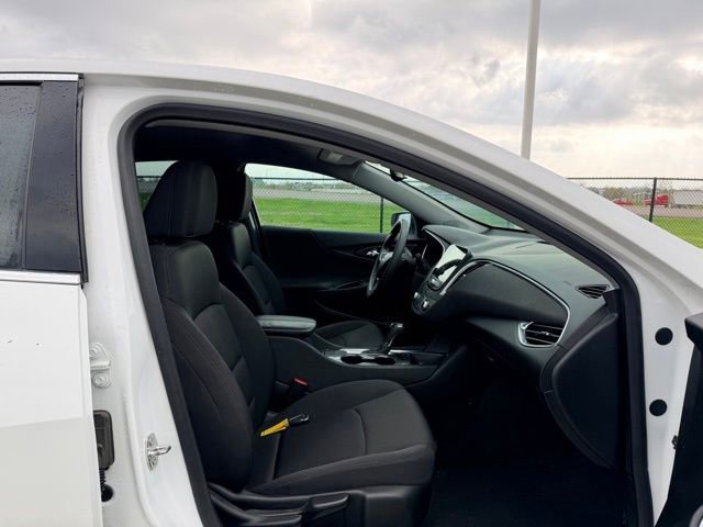 Used 2020 Chevrolet Malibu LT image 9