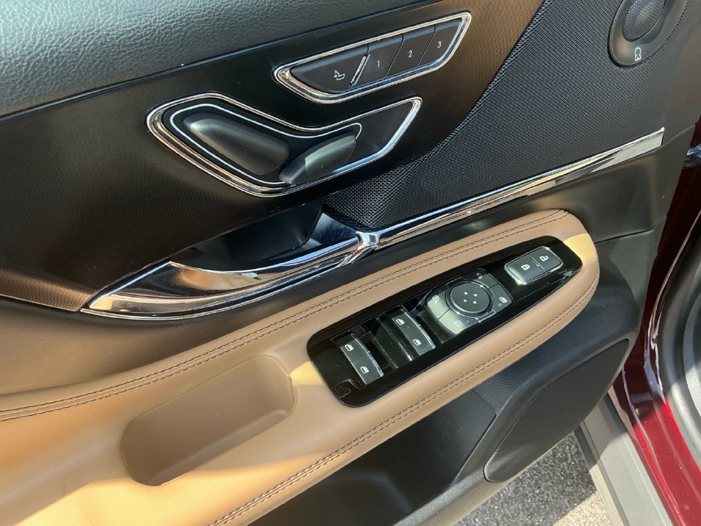 Certified 2020 Lincoln Corsair Reserve w/ Elements Package FWD image 16