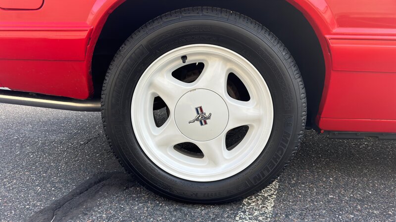 Used 1992 Ford Mustang LX RWD image 14