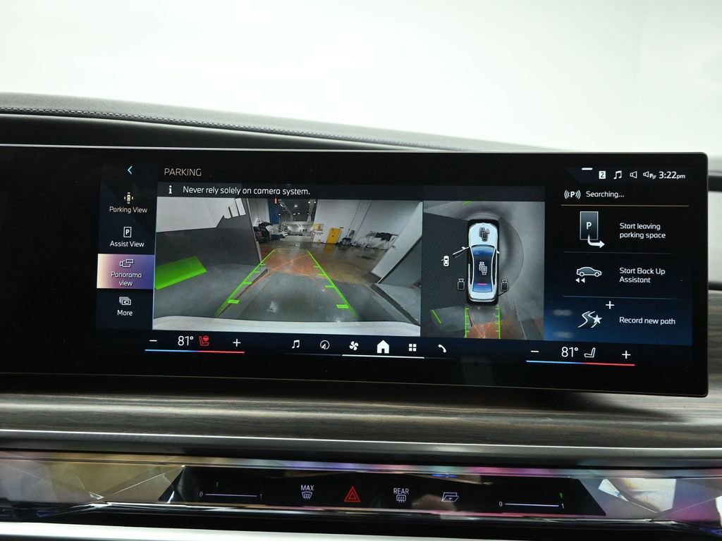 Used 2023 BMW 760i xDrive w/ Luxury Rear Seating Package image 13