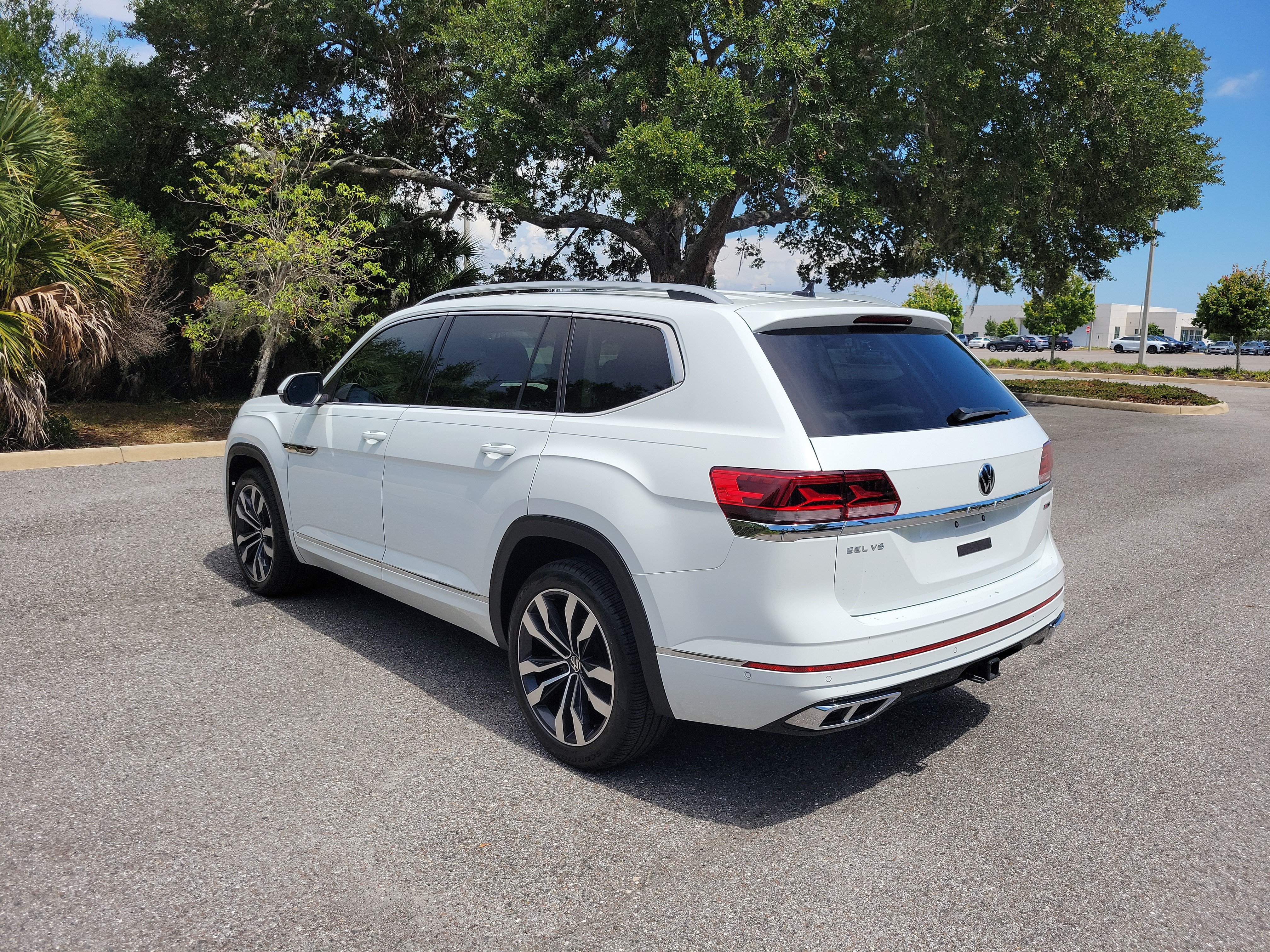 Used 2021 Volkswagen Atlas SEL Premium AWD/4WD image 6