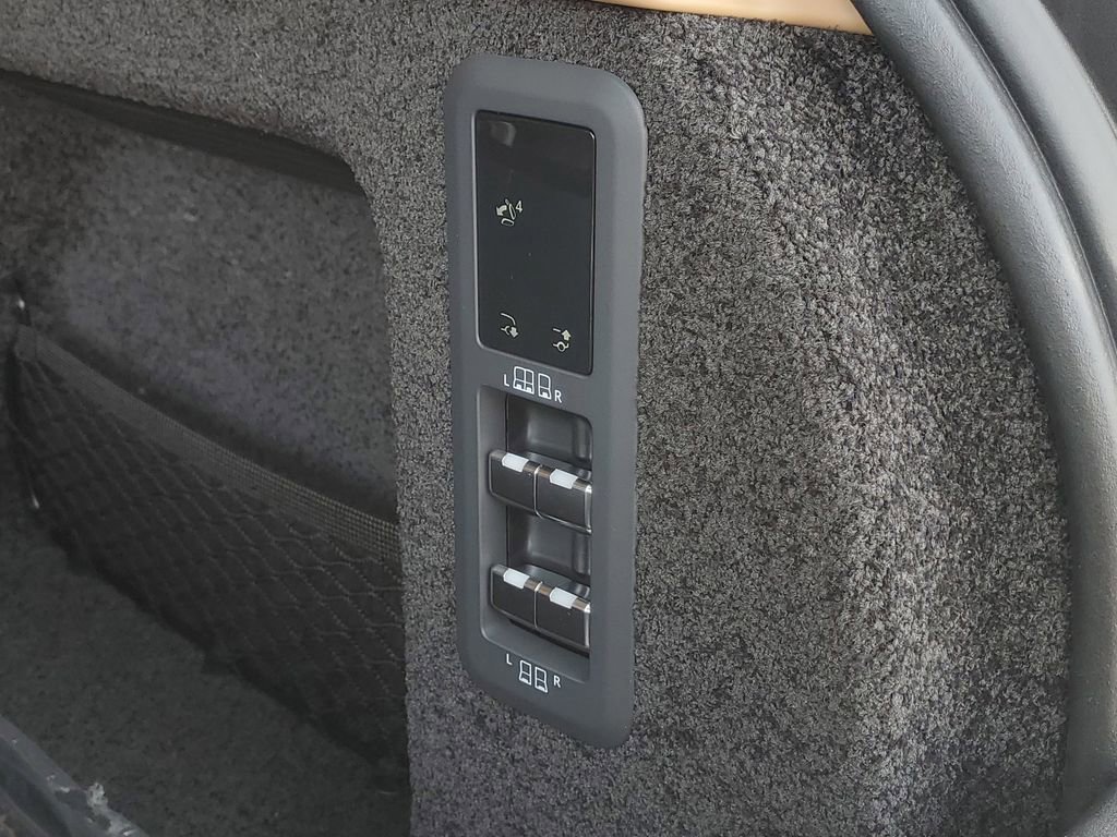 New 2026 Land Rover Range Rover Long Wheelbase SE image 27