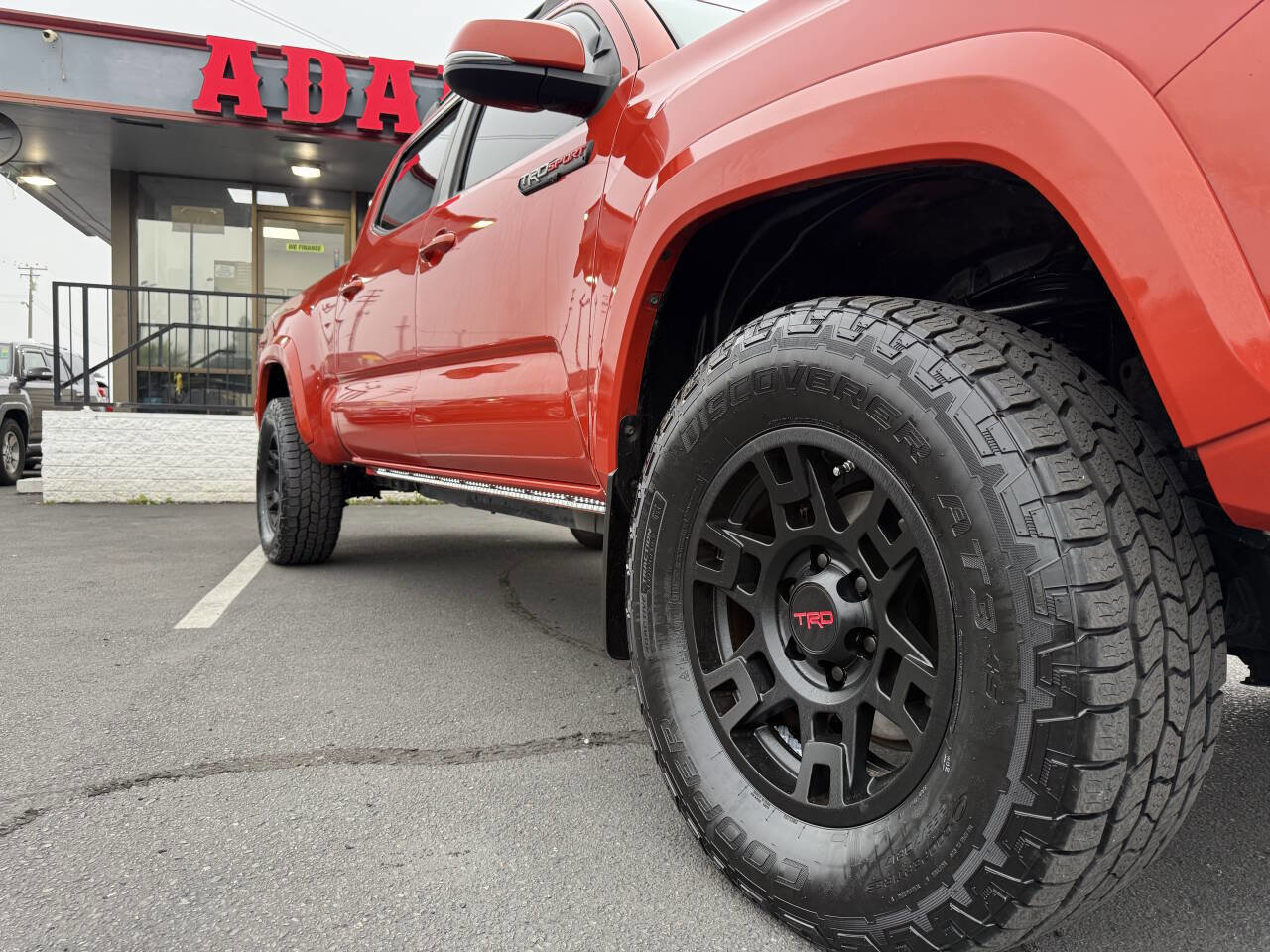 Used 2017 Toyota Tacoma TRD Sport image 32