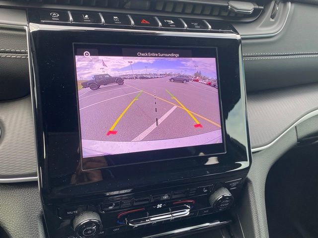 New 2025 Jeep Grand Cherokee L Altitude AWD/4WD image 3