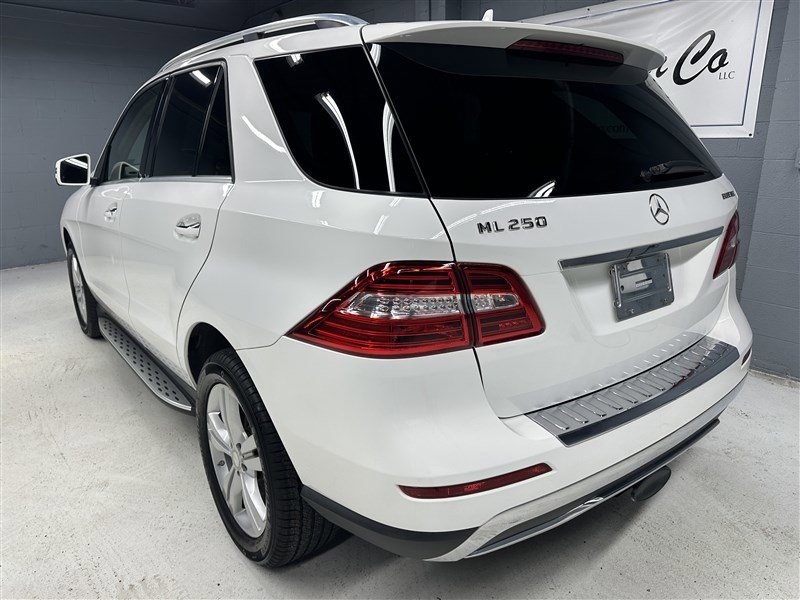 Used 2015 Mercedes-Benz ML 250 BlueTEC 4MATIC image 4