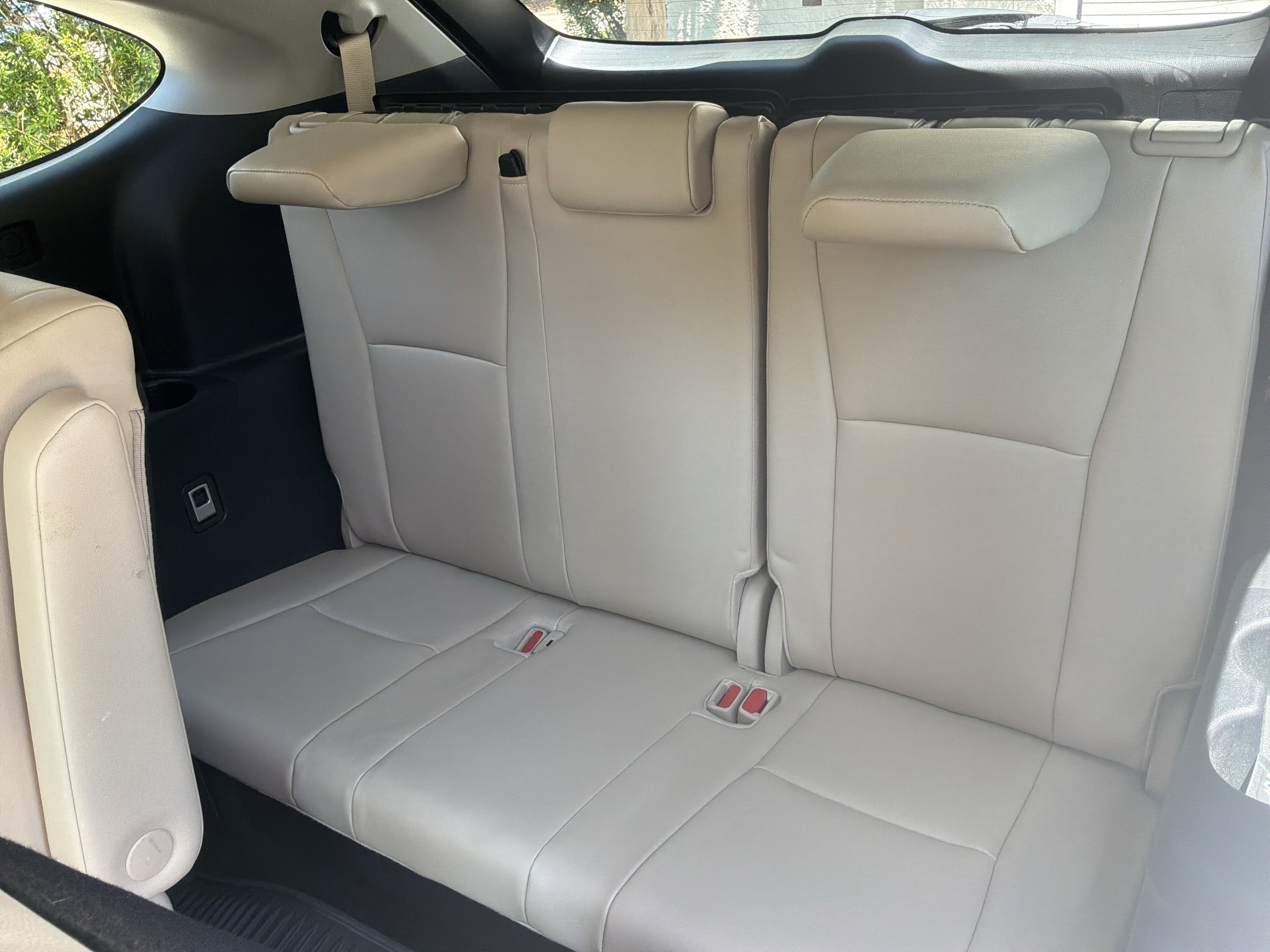 Used 2024 Toyota Highlander XLE FWD image 32