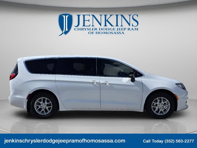 New 2026 Chrysler Voyager LX FWD image 2