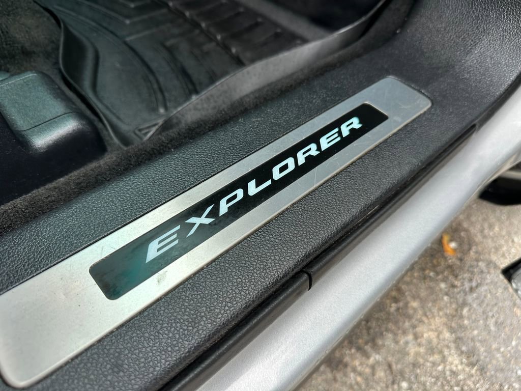 Used 2016 Ford Explorer Platinum image 52