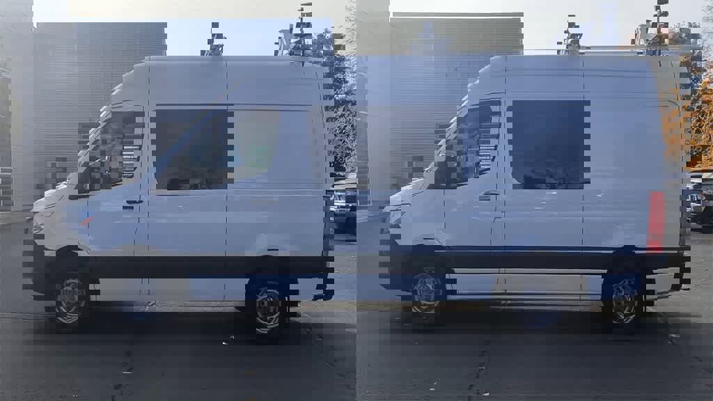 Used 2023 Mercedes-Benz Sprinter 2500 image 5