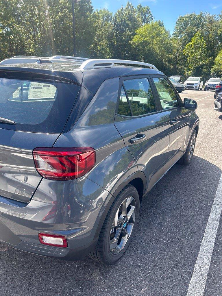 New 2026 Hyundai Venue SEL FWD image 5