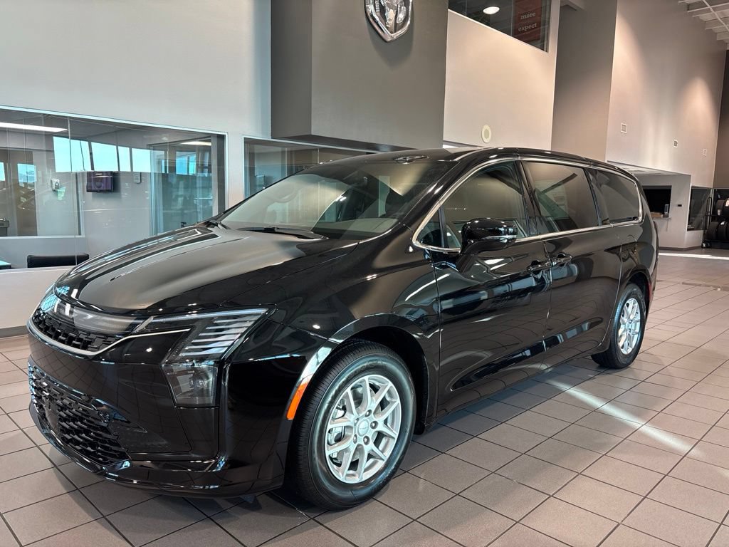 New 2027 Chrysler Pacifica Select FWD image 1