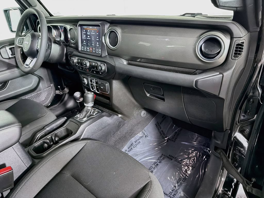 Used 2023 Jeep Wrangler Unlimited Sahara AWD/4WD image 28