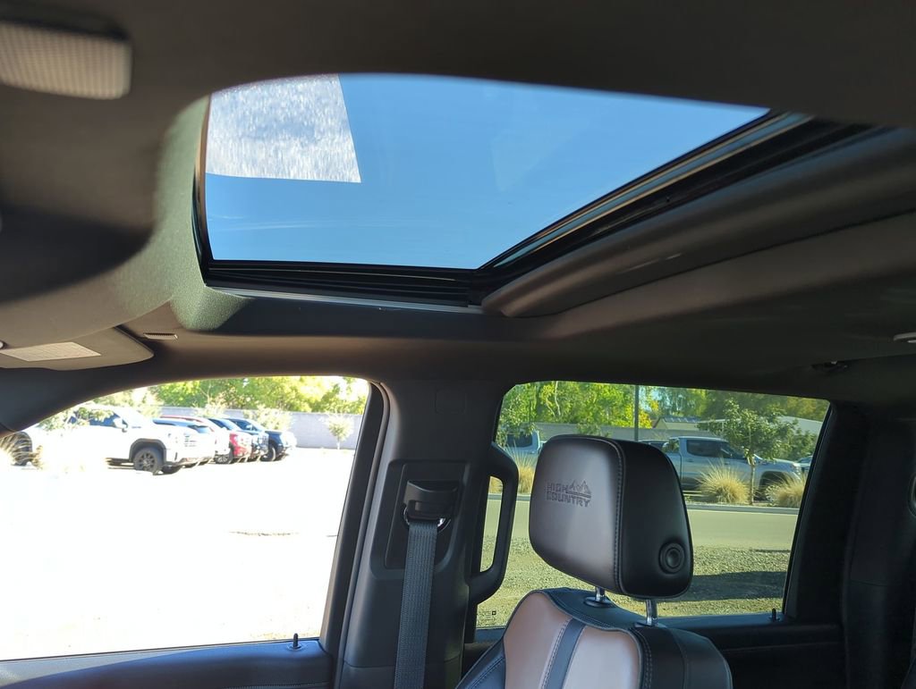 Used 2023 Chevrolet Silverado 2500 High Country w/ Technology Package image 19