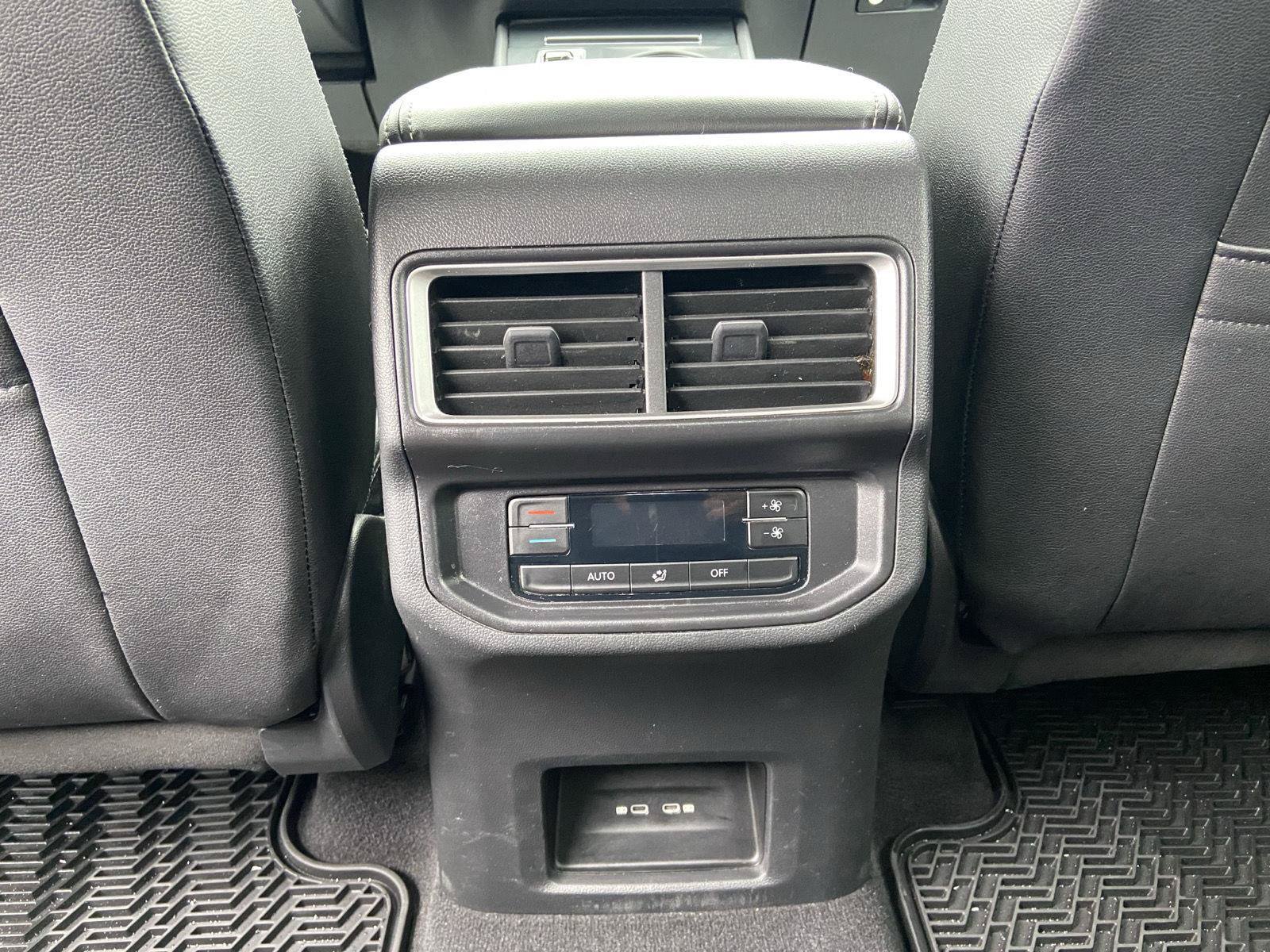 Used 2026 Volkswagen Atlas SE AWD/4WD image 18