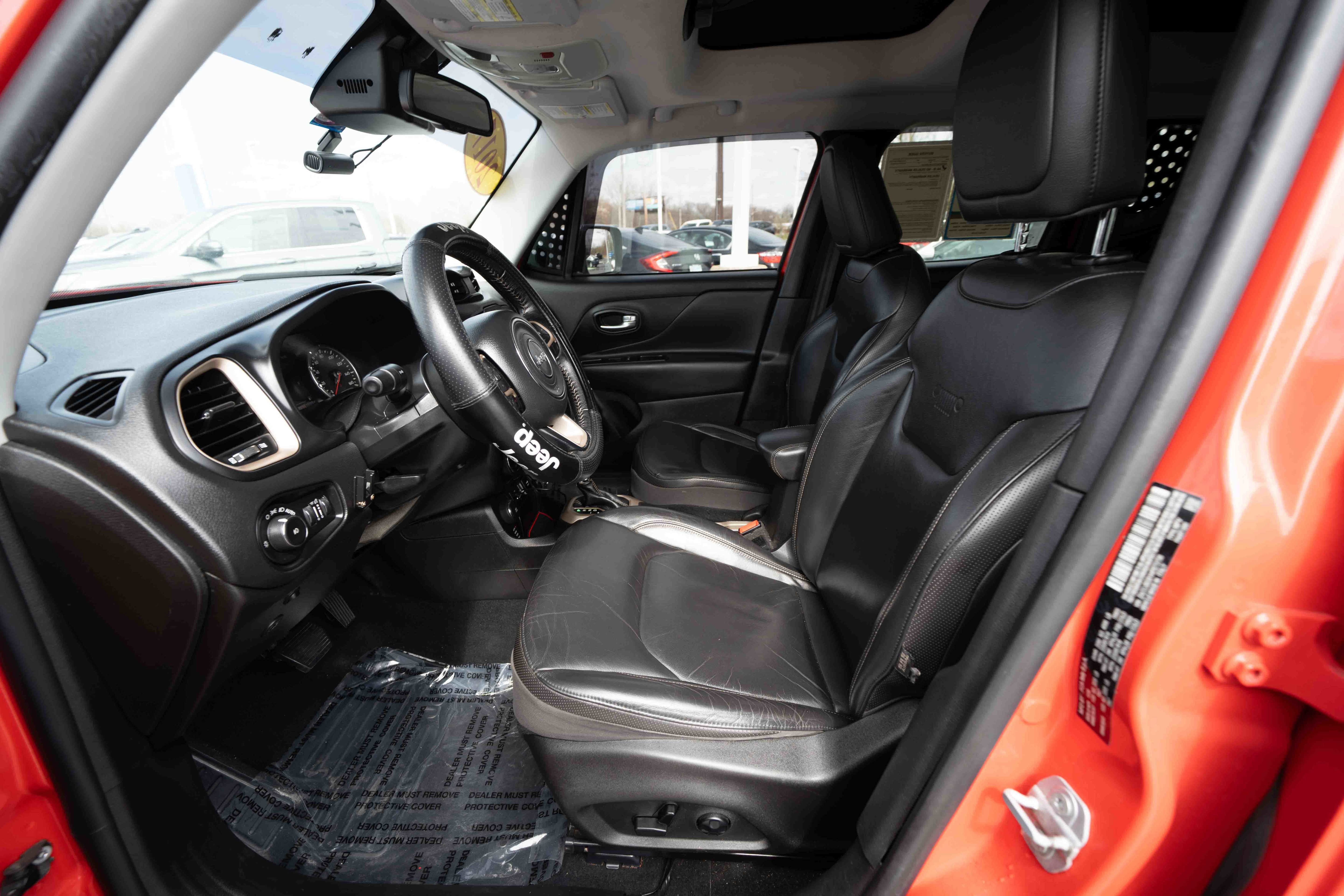 Used 2017 Jeep Renegade Limited image 9