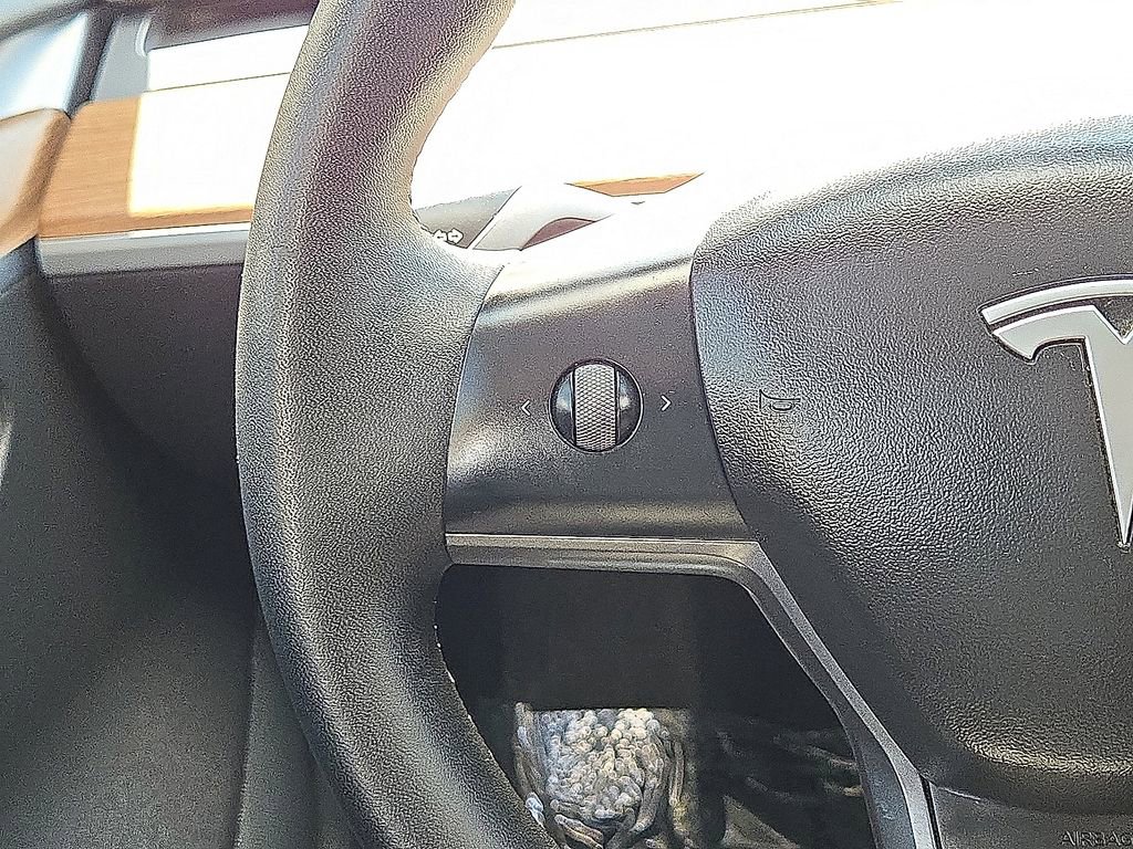 Used 2021 Tesla Model 3 Standard Range Plus image 11