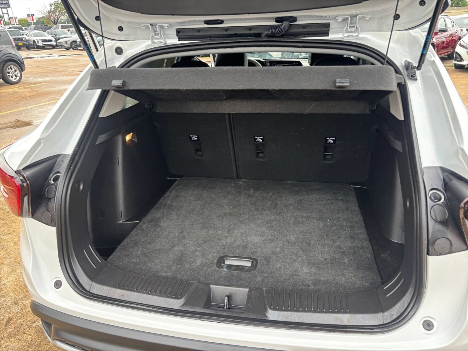 Used 2025 Chevrolet Trax LT FWD image 30
