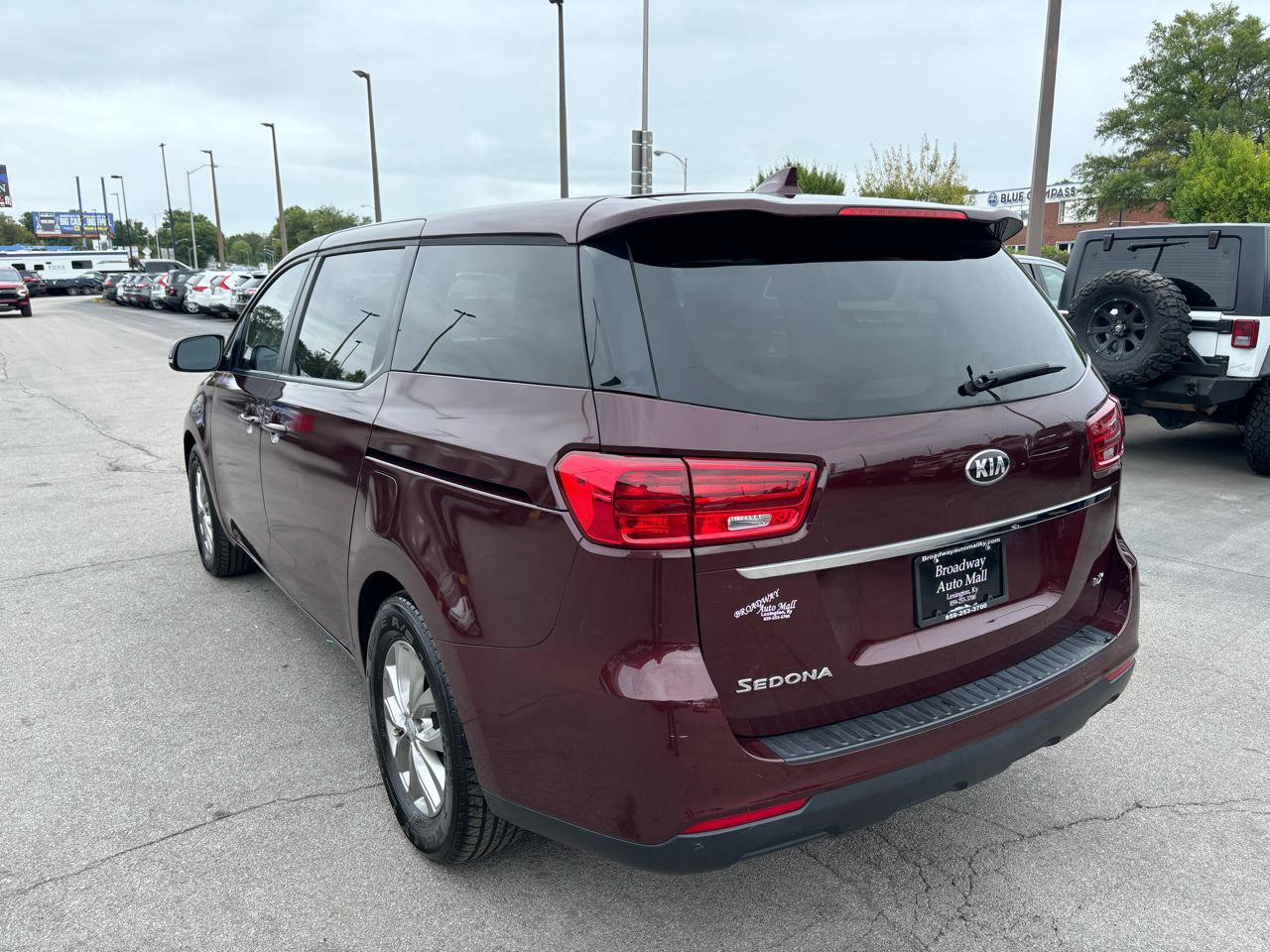 Used 2020 Kia Sedona LX FWD image 5