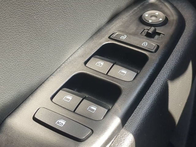 Used 2024 Hyundai Venue SEL FWD image 22