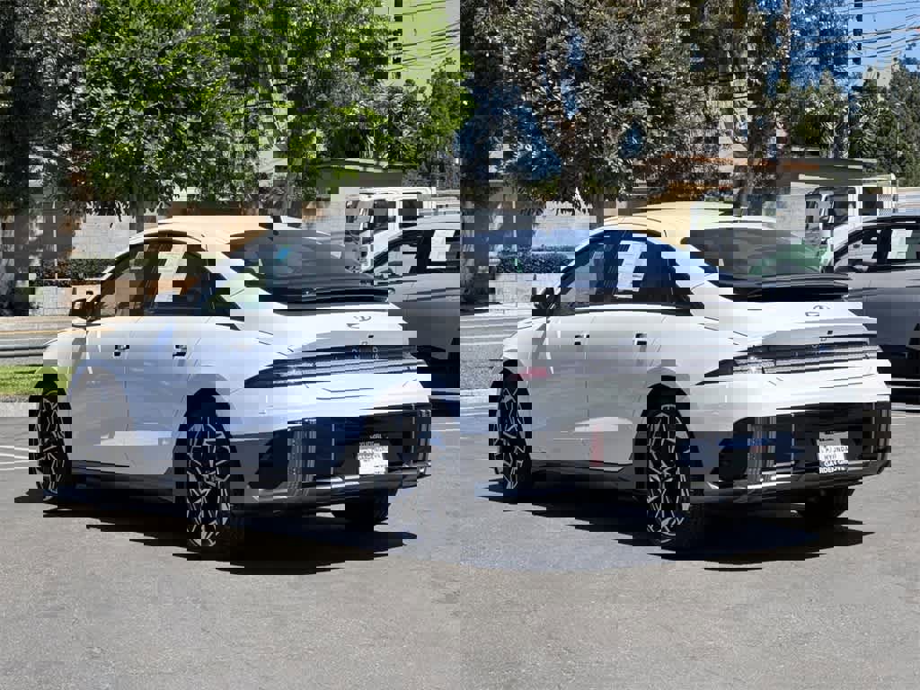 Used 2025 Hyundai Ioniq 6 SEL image 14