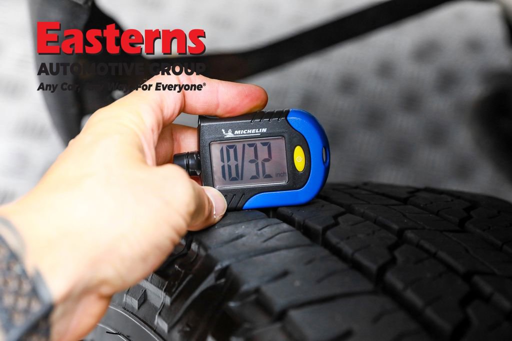 Used 2021 Chevrolet Express 2500 w/ Driver Convenience Package RWD image 24