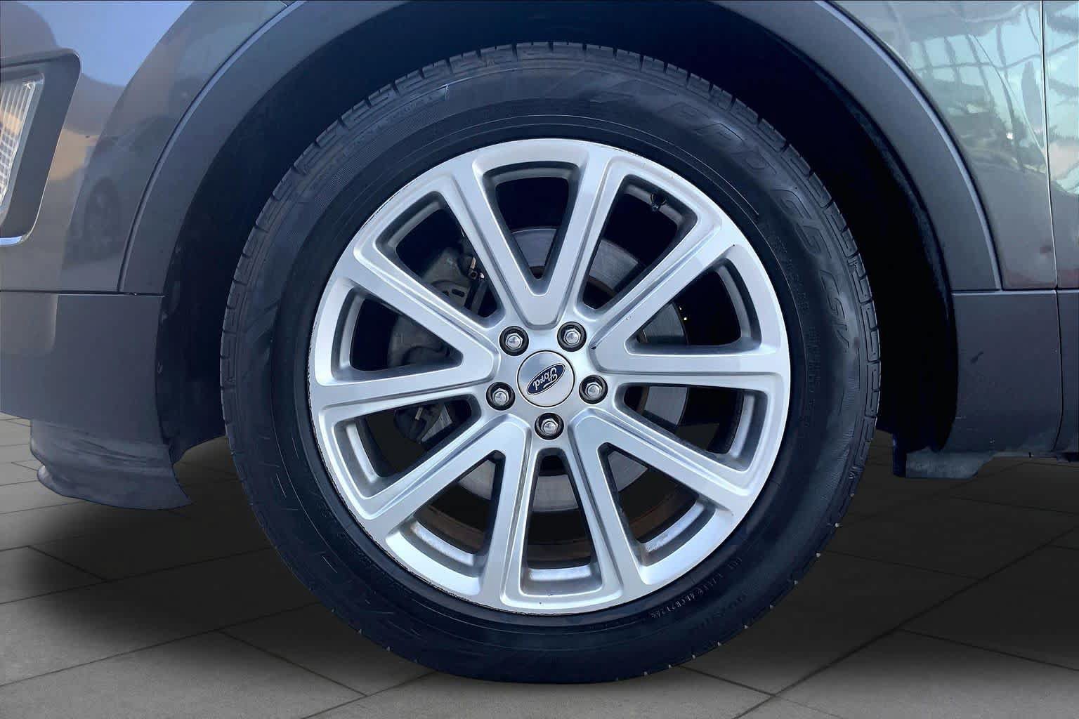 Used 2016 Ford Explorer Limited FWD image 11