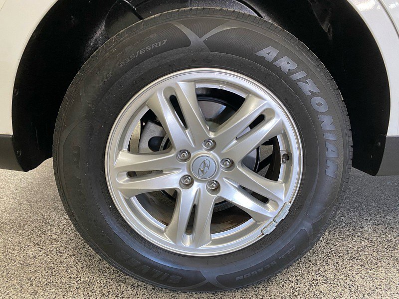 Used 2012 Hyundai Santa Fe GLS image 24