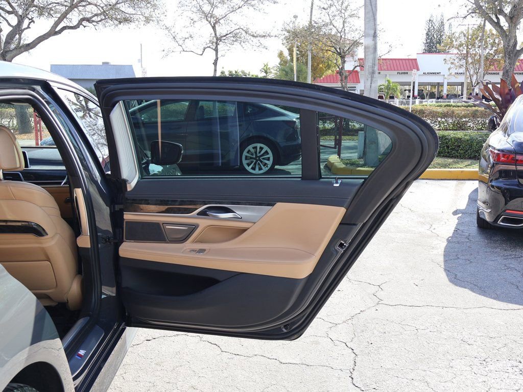 Used 2022 BMW 740i w/ M Sport Package image 30