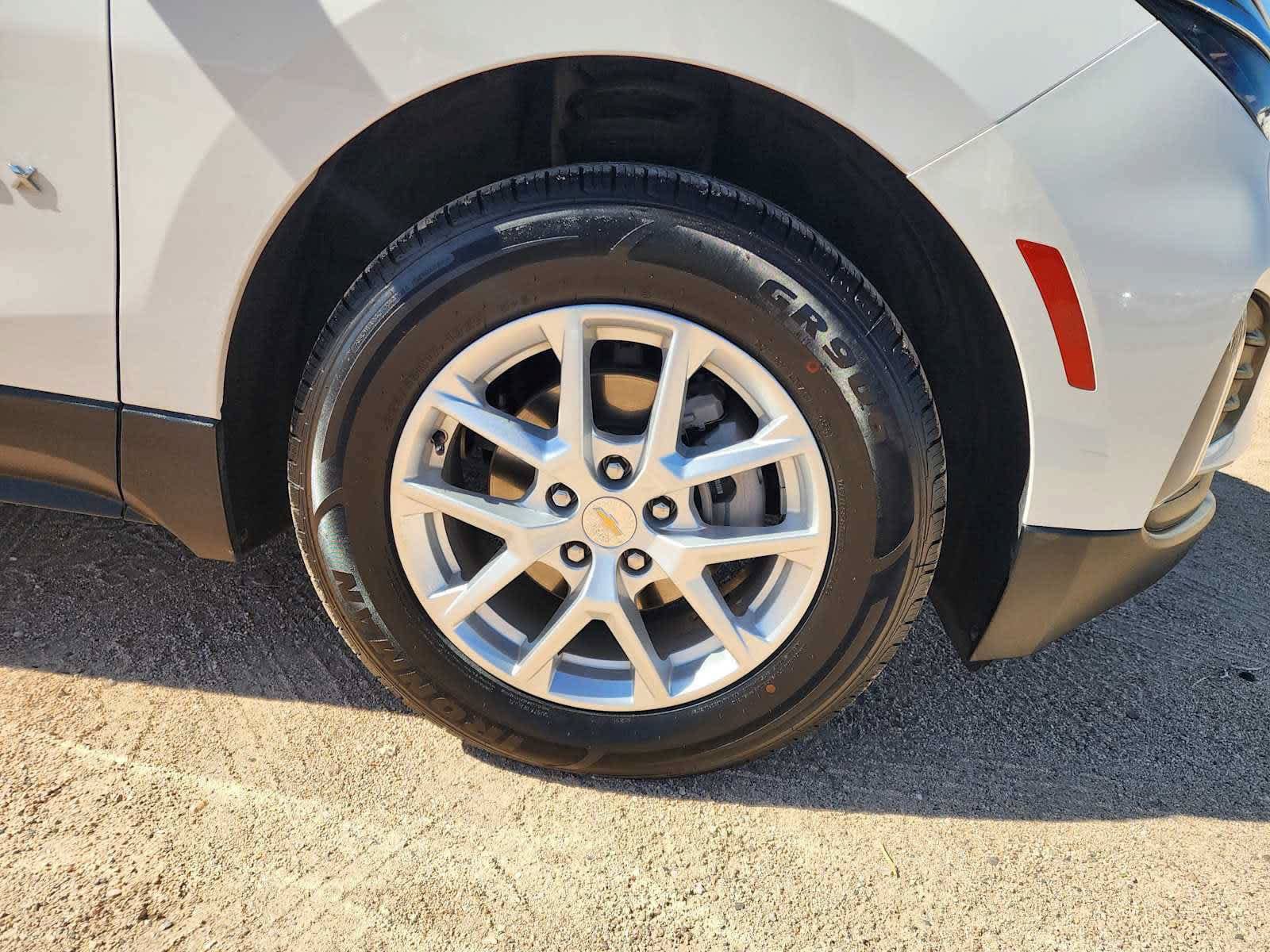 Used 2022 Chevrolet Equinox LT FWD image 10