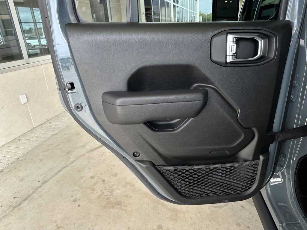 Used 2024 Jeep Wrangler Unlimited Rubicon w/ Safety Group image 26