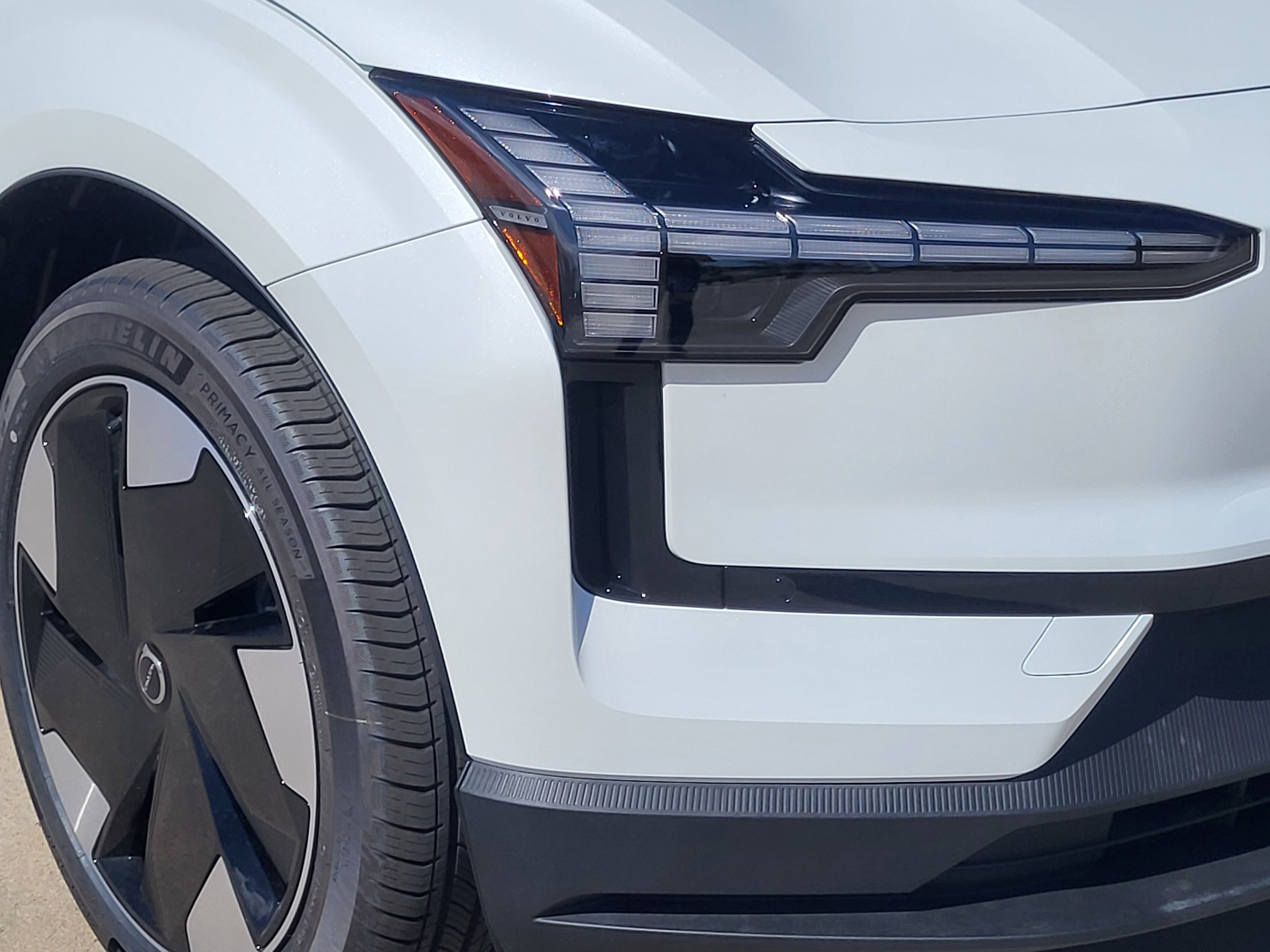 New 2025 Volvo EX30 Plus w/ Protection Package Premier image 5