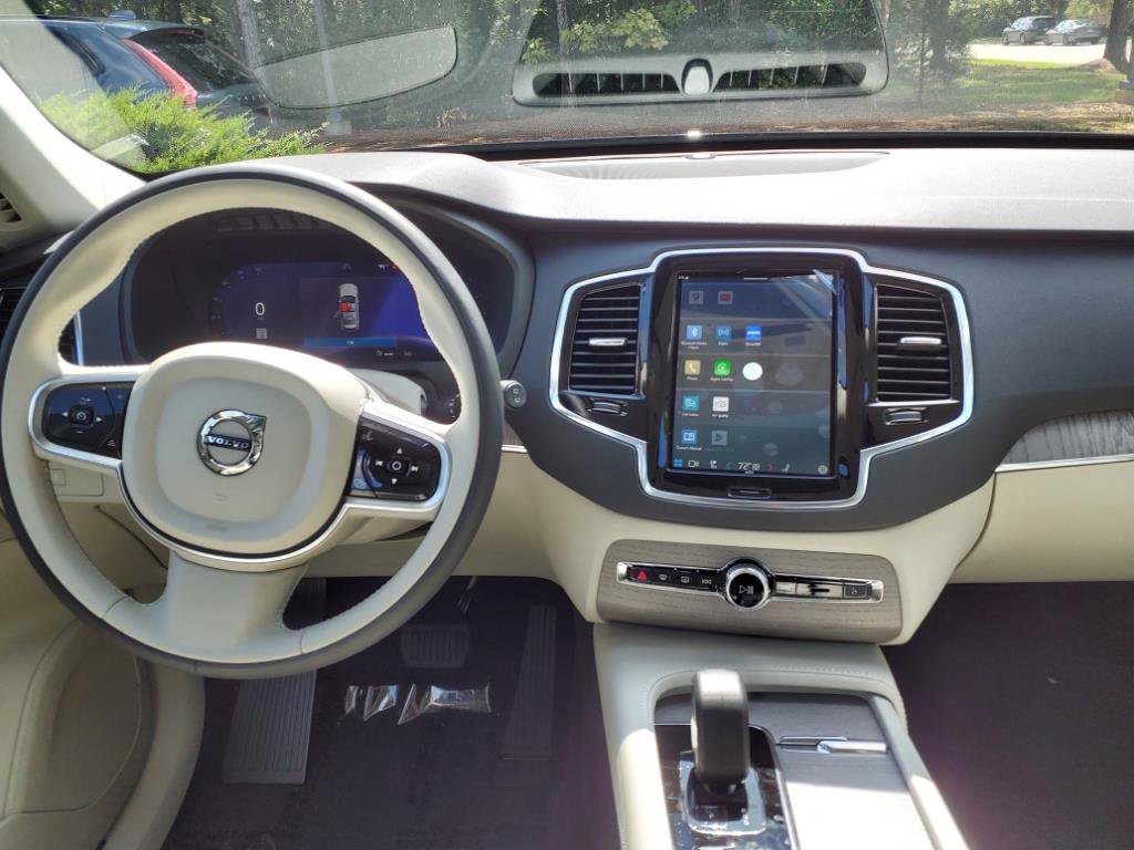 New 2025 Volvo XC90 B6 Plus w/ Protection Package Premier image 9