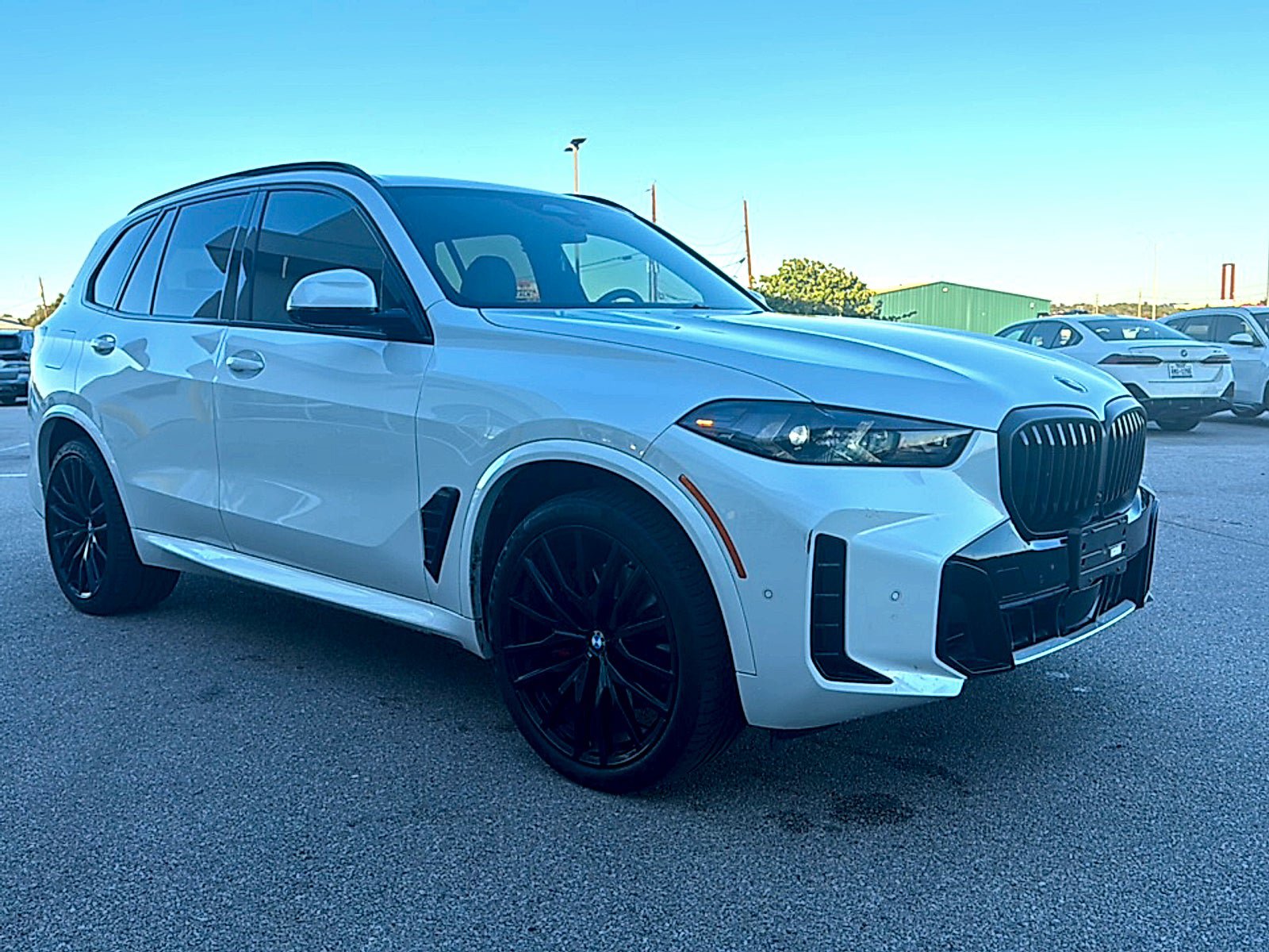 Used 2024 BMW X5 sDrive40i w/ M Sport Package RWD image 3