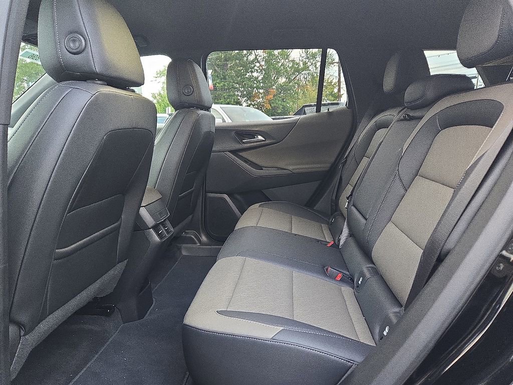 Used 2026 Chevrolet Equinox LT w/ Convenience Package II image 16