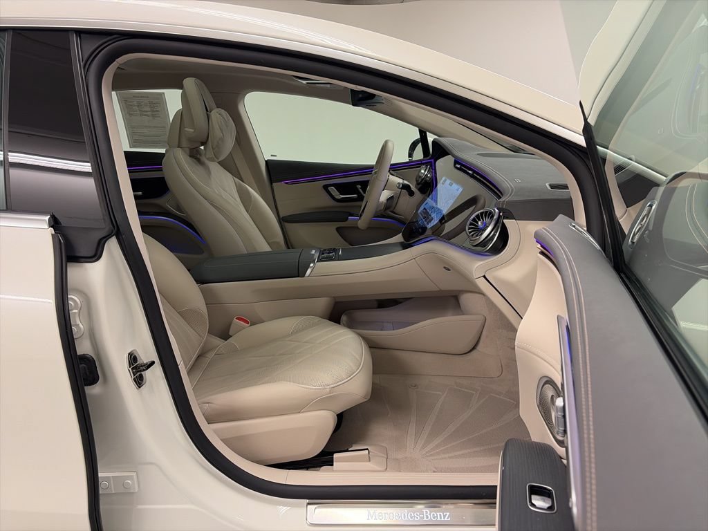 Certified 2023 Mercedes-Benz EQS 580 4MATIC Sedan image 18